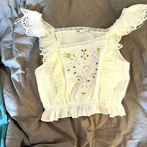 Cute cropped fluffy floral blouse